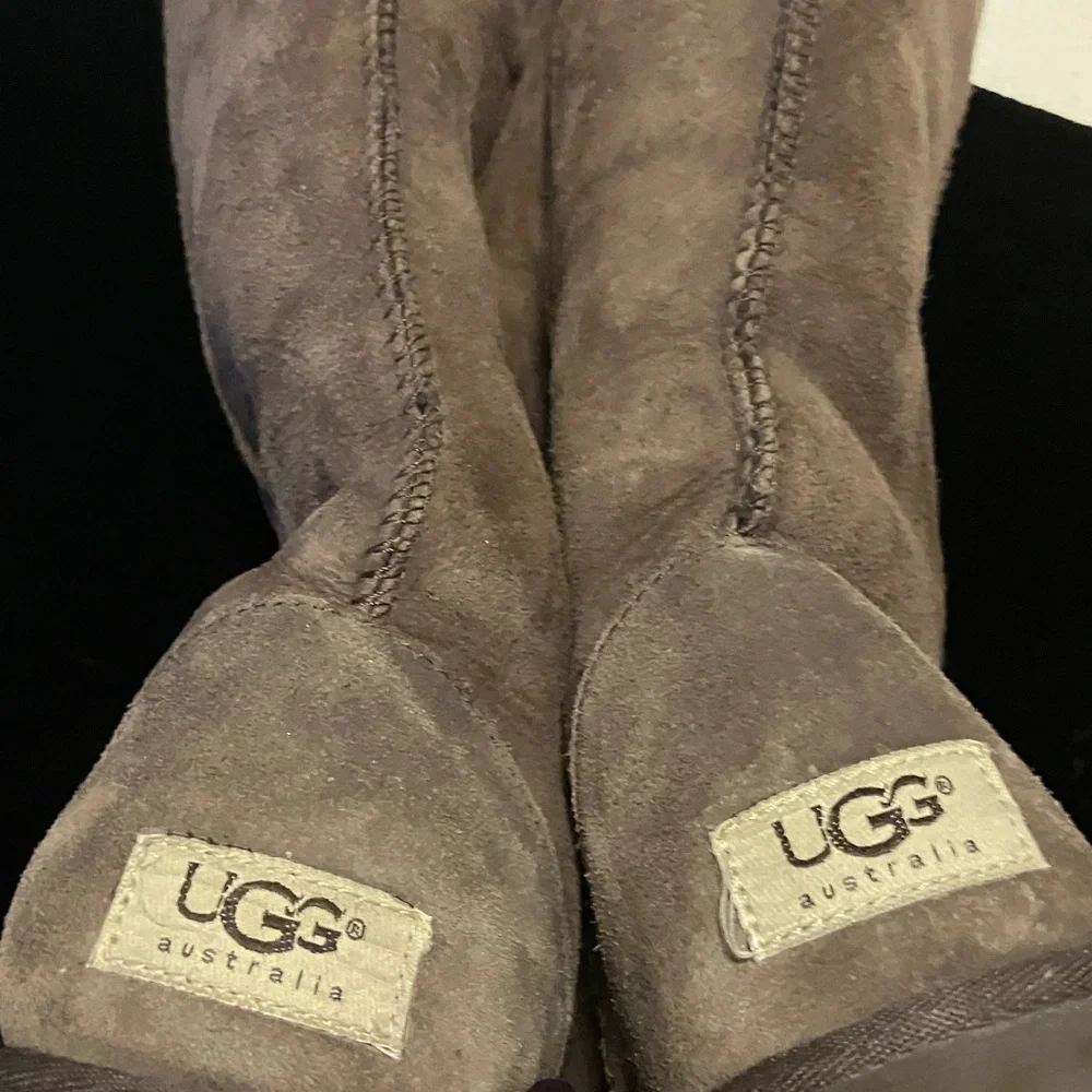 UGG Classic Brown Boots - Picture 3 of 4